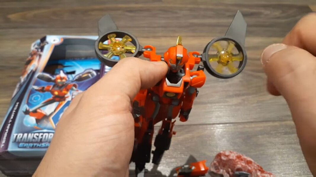 In Hand Image Transformers Earthspark Terran Twitch Deluxe Class  (6 of 11)